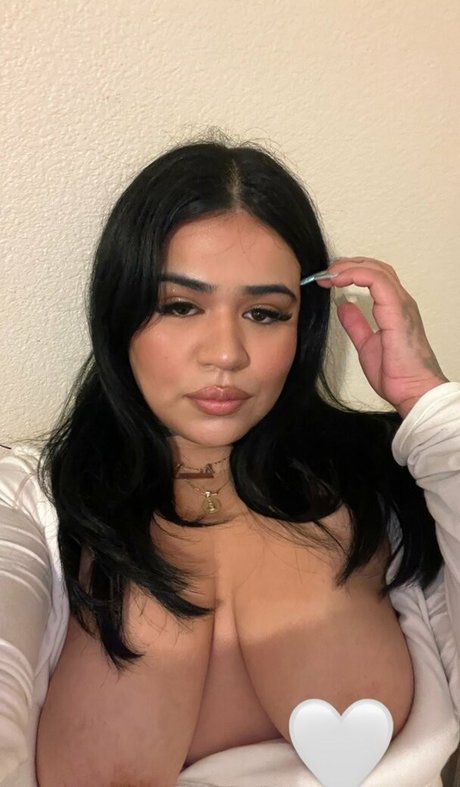 esmeluvsyouxoxo アダルトスター 写真