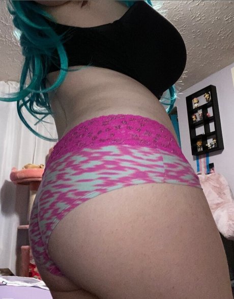 Liaslewds エロティックなスター 画像