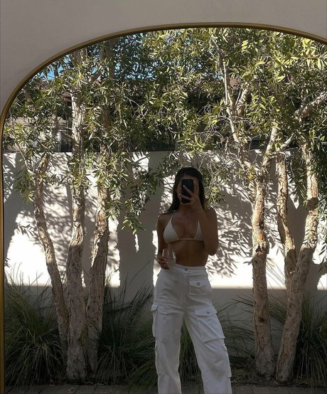 Alyssa Lynch ヌード女優 写真