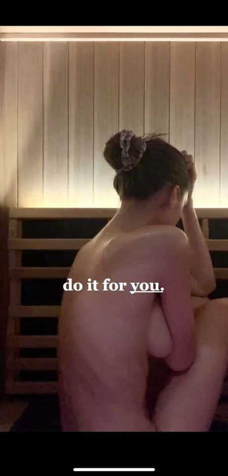 Alyssa Lynch ポルノモデル 写真