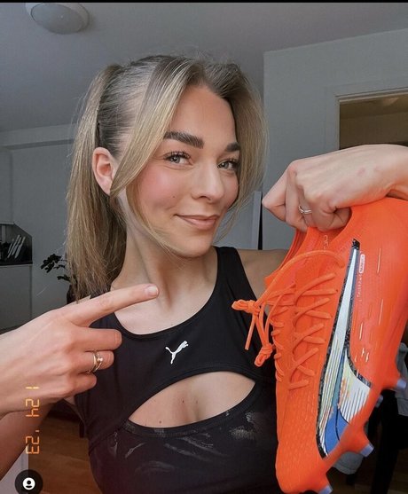 コスプレ フェムボーイ オンリーファンズ 無料 写真