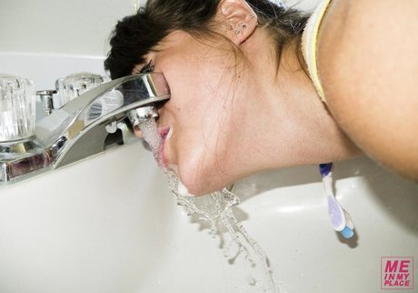 ぽっちゃりティーンオンリーファンズ アートポルノ 写真