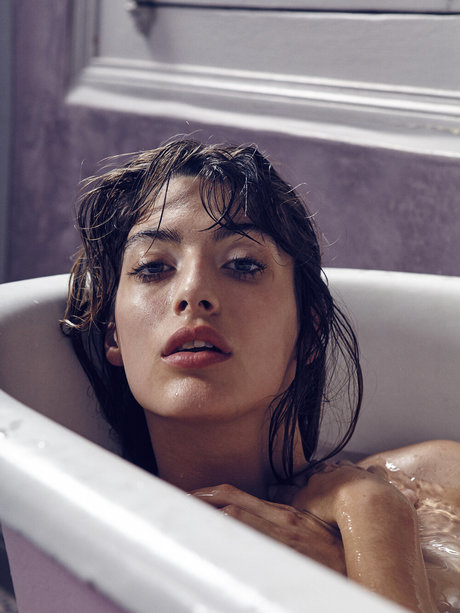 Louise Follain 写真集