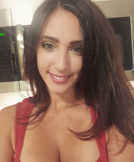 ブラックプリンセスオンリーファンズ 無料裸 写真