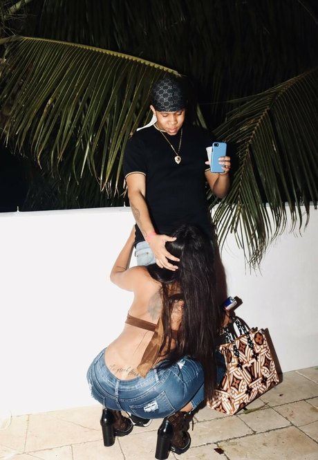 毛深いアジア人オンリーファンズ xxx 写真