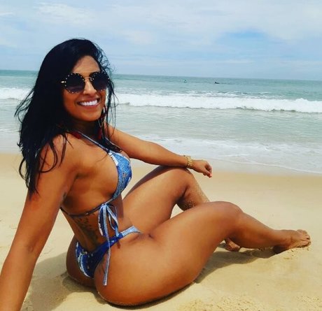 痴女妻オンリーファンズ 無料ポルノ 写真