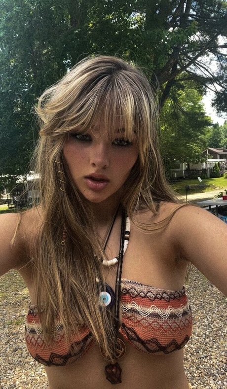 Ember Vail 素敵なポルノスター ギャラリー