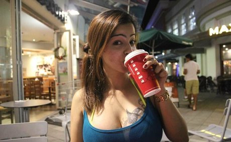 Zareen Zoya Khan 高品質のポルノスター 写真