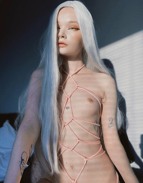 巨大ディルドオンリーファンズ 無料ポルノ 写真