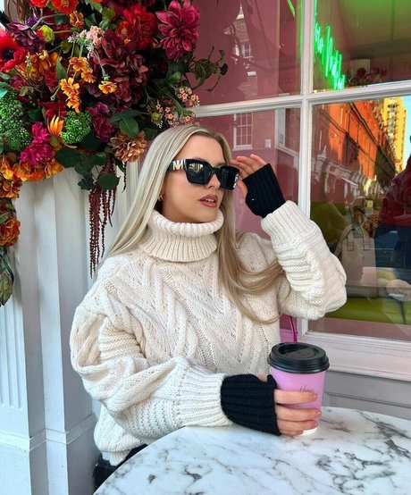 フィットネスプッシーオンリーファンズ セクシー裸 画像