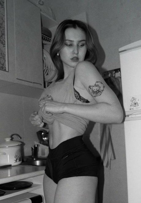 malymvaa ポルノスター 美しい 写真