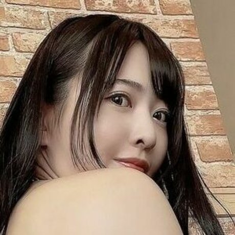 Chan Yota 裸のポルノスター 写真