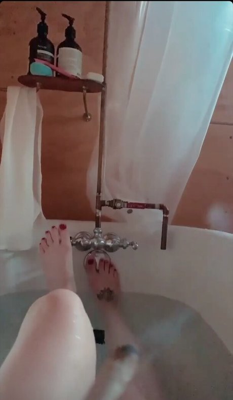 Vanessa Dora Lavorato アートスター 写真