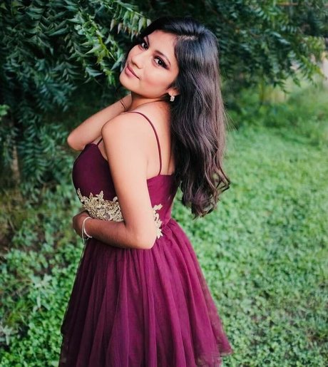 Paola Bustamante かわいいスター 写真