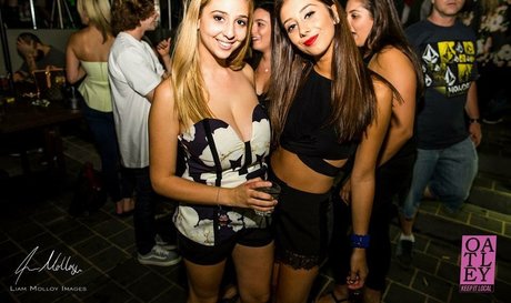 弁護士オンリーファンズ パーフェクト 写真