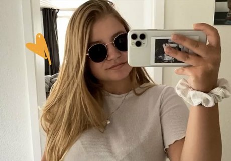 若い女の子限定ファン セクシー裸 画像