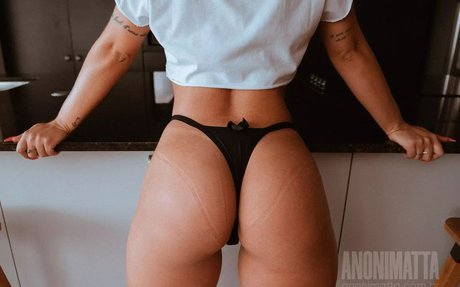 Larissa Cerqueira ヌードモデル 画像