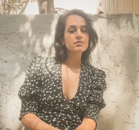 Agam Darshi アダルト女優 画像