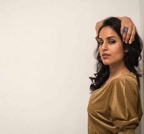 Agam Darshi セクシーモデル 画像