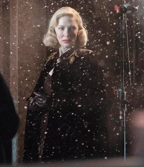 曲線美のランジェリーオンリーファンズ ヌード 写真