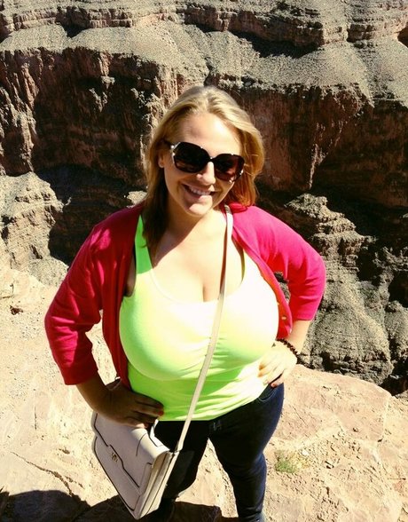 セクシーなドレスオンリーファンズ えろ 写真