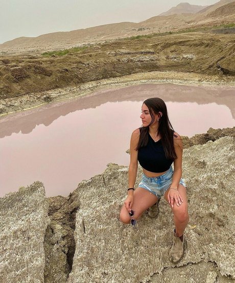 Sara Avni かわいいモデル 画像