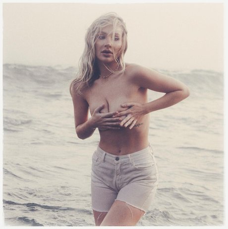 Anya Nicolodi 高品質女優 写真