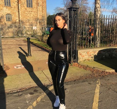 ランジェリーヌードオンリーファンズ ベスト ギャラリー