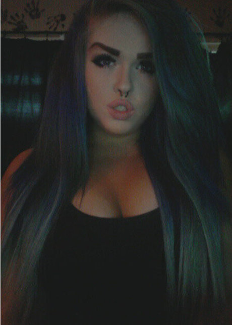 Megan Carys Gomer アートスター アーカイブ