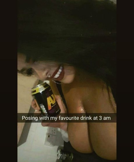 巨乳カップルオンリーファンズ えろ 写真