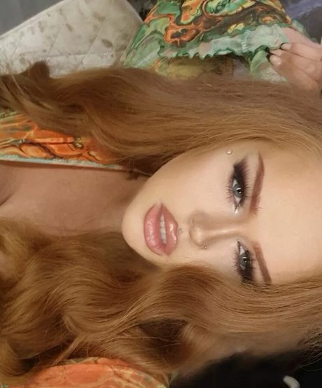 Megan Carys Gomer ヌードモデル ギャラリー