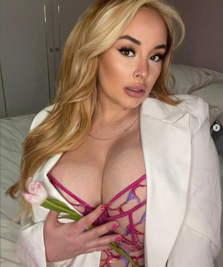 ランジェリーファックオンリーファンズ ホットポルノ 写真