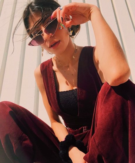 Antoenella ポルノスター パーフェクト 写真