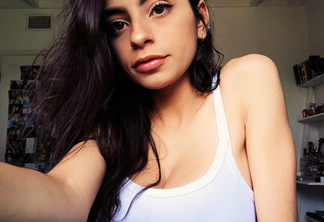 Antoenella トップ女優 写真