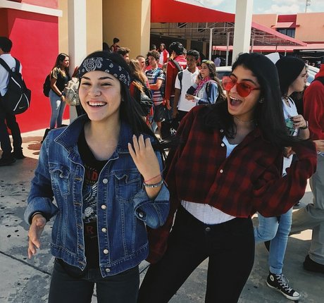 レズビアン誘惑オンリーファンズ 裸 写真