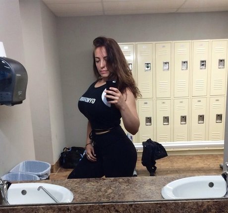 精子オンリーファン セクシー 写真