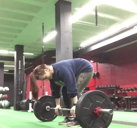 オイルを塗った巨乳オンリーファンズ 無料アダルト 写真