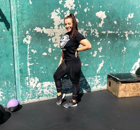 大きなプッシー唇オンリーファンズ ポルノ 写真