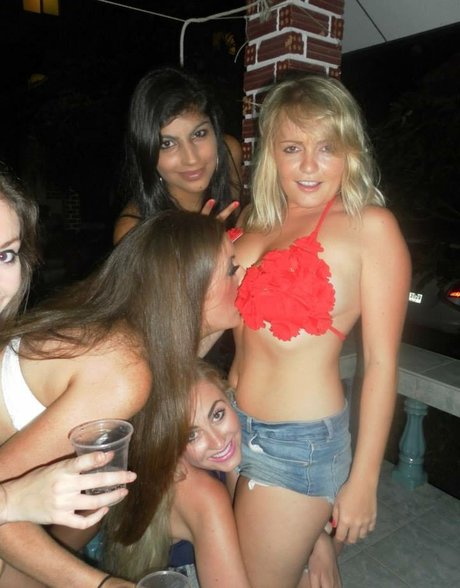 熟女のおっぱいオンリーファンズ セクシーxxx 写真