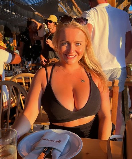 Kirsty Eccleston アートスター 写真