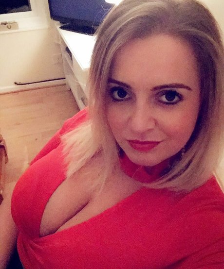 熟女の手コキオンリーファンズ 美しい裸 アーカイブ