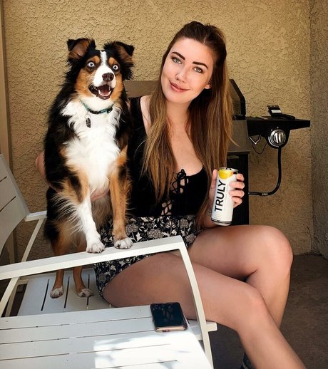 赤毛のセックスオンリーファンズ 美しいxxx 写真