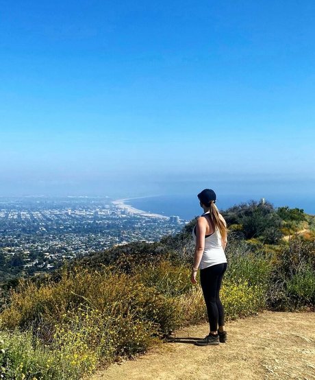 キッチンセックスオンリーファンズ セクシーヌード 写真