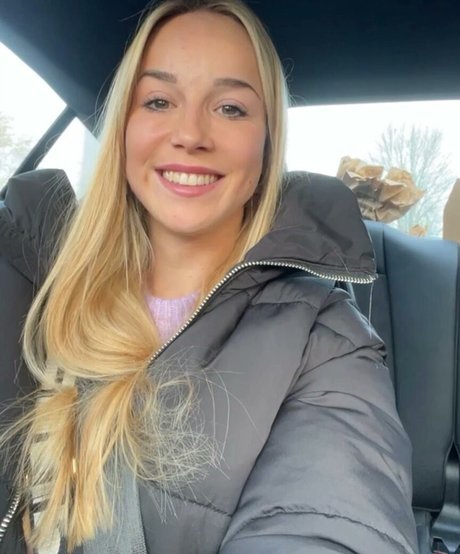 Giulia Gwinn ポルノスター パーフェクト 画像