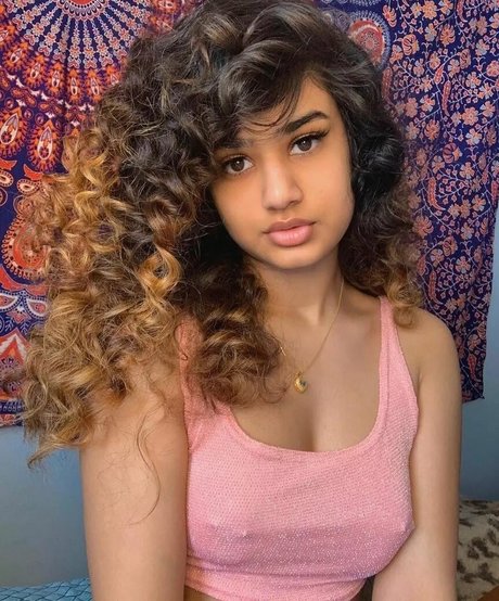 尖ったおっぱいオンリーファンズ 限定 画像