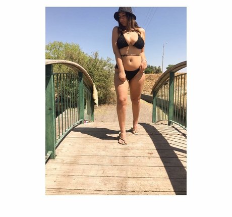 Hadar Ben Haim セクシーモデル 画像