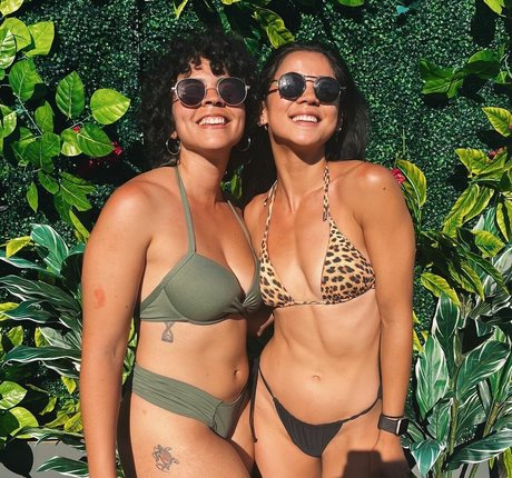 Leah Lewis HDスター 写真