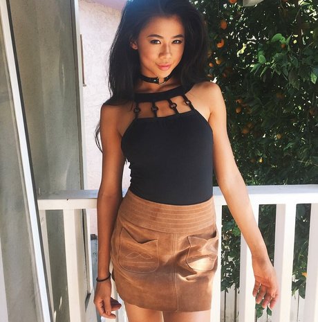 Leah Lewis 美しいモデル 写真