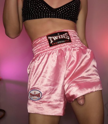 Naomib93 エロティックなポルノスター 写真