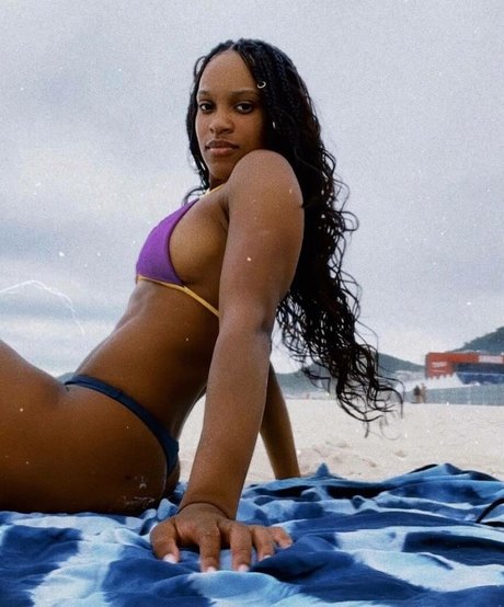 Rebeca Andrade 完璧なモデル 写真